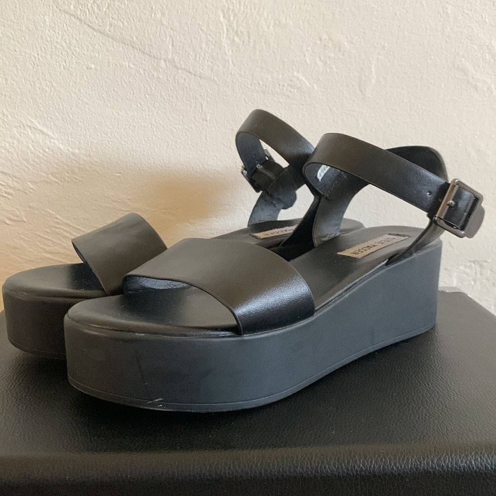 Steve Madden Delight Black Faux Leather Platform Sandals Size 7